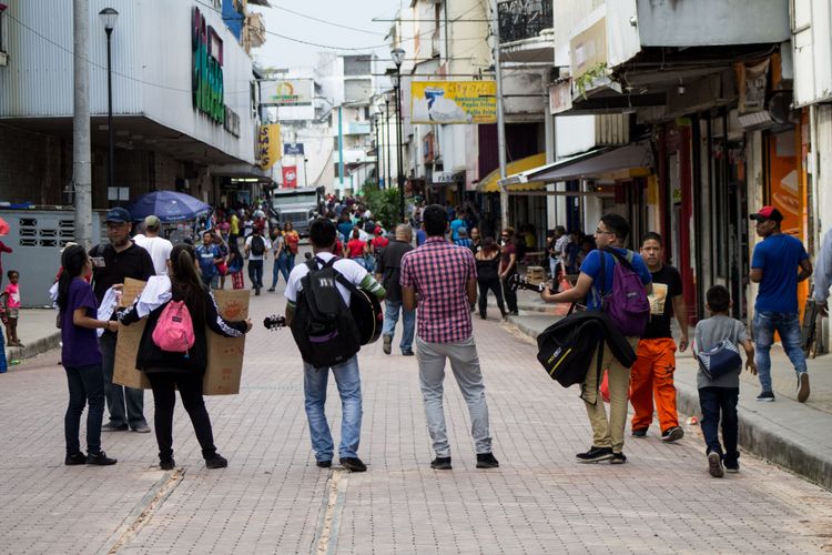 The OM Panama team prepare an artistic outreach sharing the gospel within a community in social risk