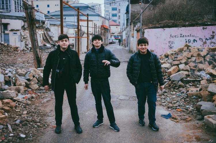 Locals in a poorer part of Baku, Azerbaijan. 
picture by Lennard Prediger