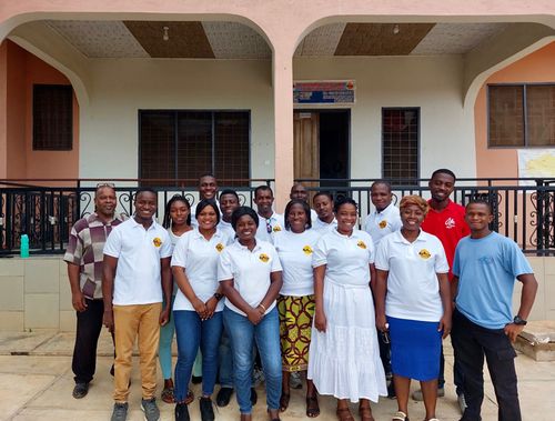 REACH leaders with 2022 participants at the REACH base in Ghana.