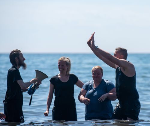 In 2017 OM started a church planting project in Rønne, Denmark on the island of Bornholm in partnership with a local church. The project is led by a dedicated team, who are pioneering new ways of reaching secularized Europeans. Training in different ways 