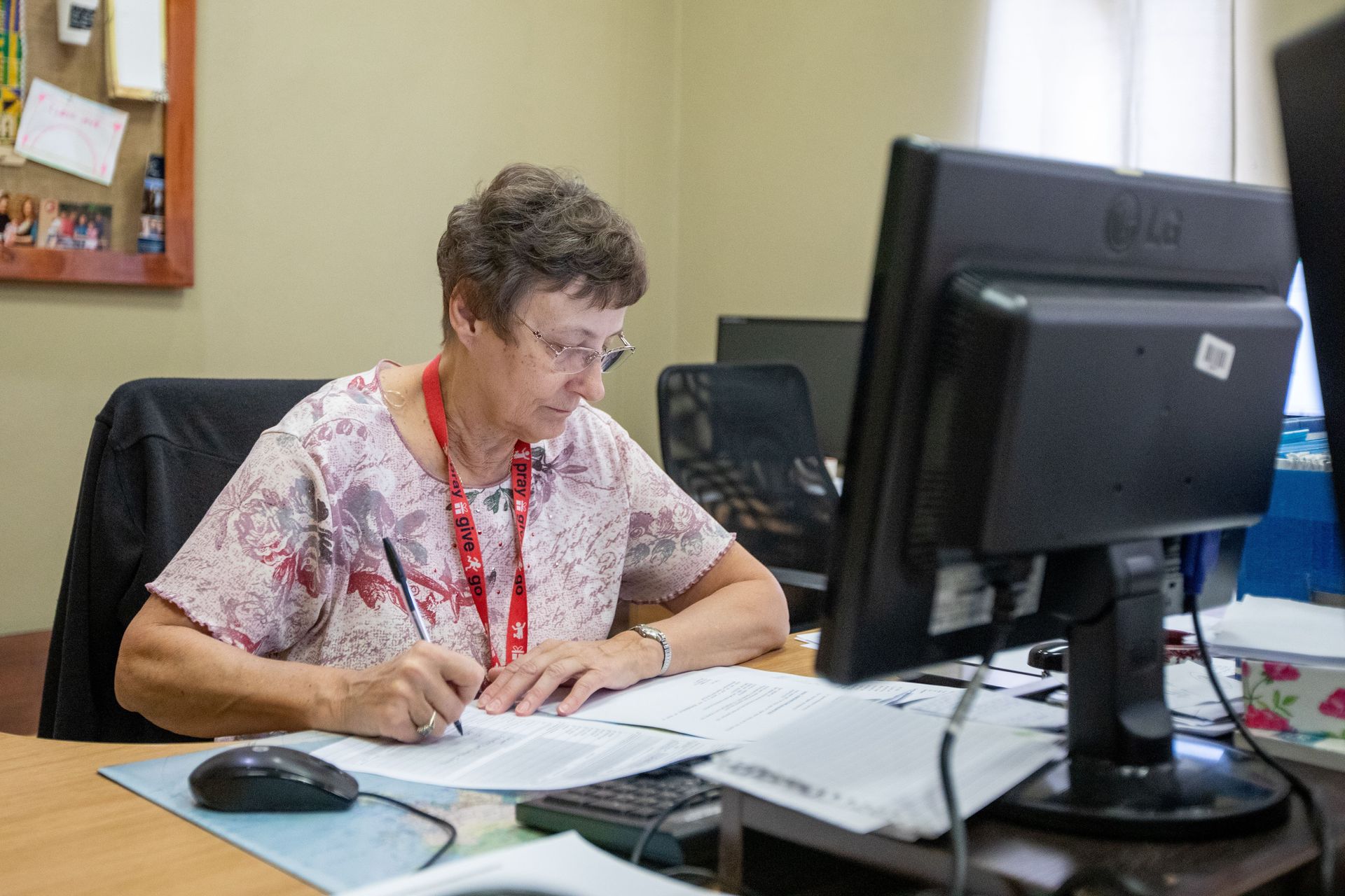 Jane, from the USA, working in the finance department at the OM office in South Africa. Photo by Rebecca Rempel.