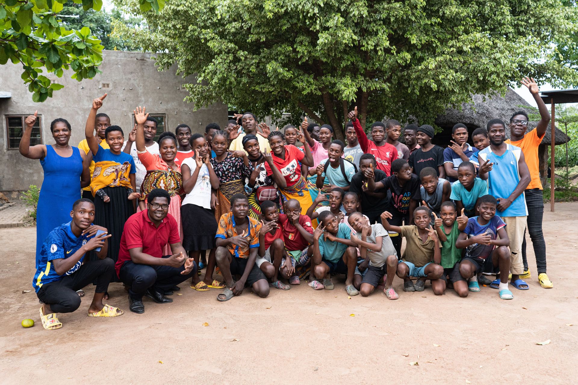 The local OM Team with a group of young people. Photo by Achim Schneider.