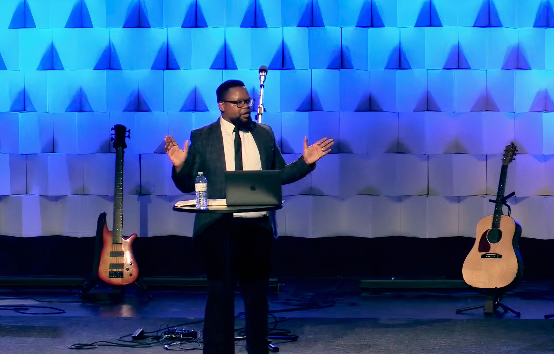 Mpumi Maweni who is with OM in Canada, speaking at his church in Toronto reflects the changing face of mission in Africa.