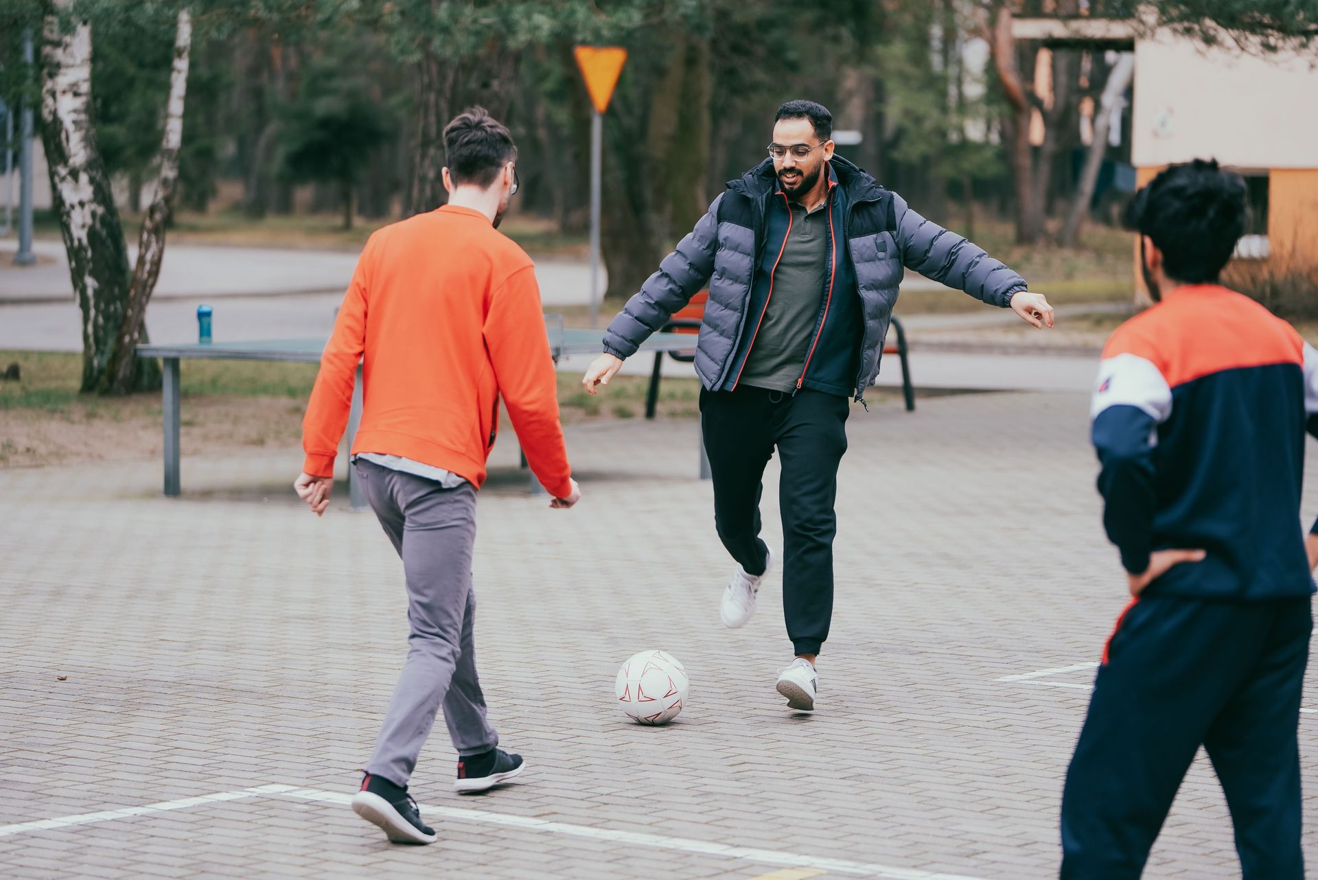 OM team members and local church volunteers visit a centre for refugees near Warsaw, Poland.
Photo by Lennard Prediger