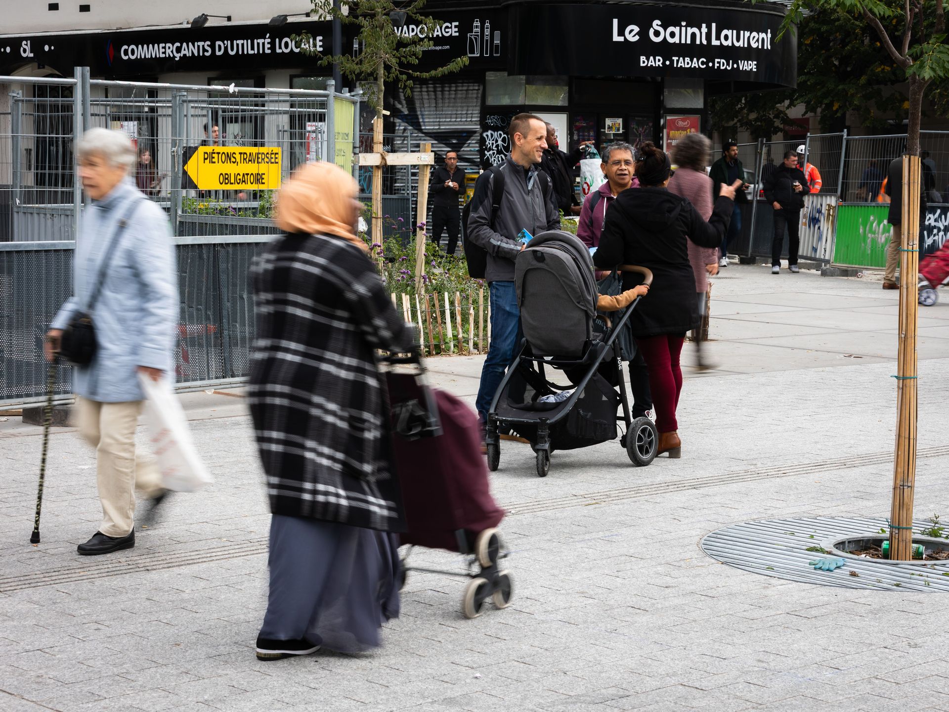 sharing the gospel in the street. Photo by Bruno Kaufmann