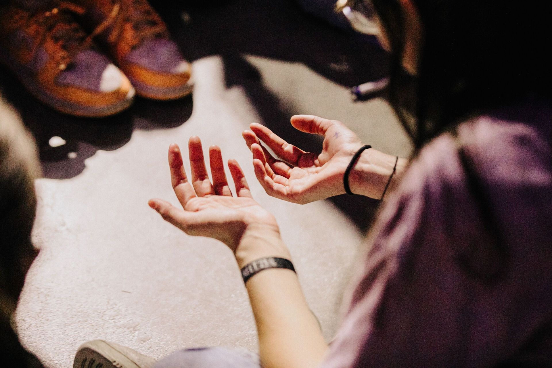 A teenager during a prayer time at TeenStreet 2023.